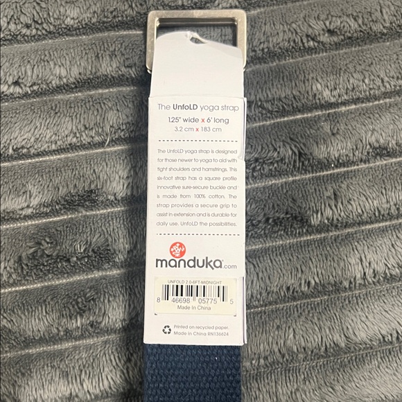 NWT Manduka Yogitoes Yoga Mat Towel - Amethyst Array & Manduka Unfold Mat Strap - Picture 6 of 6